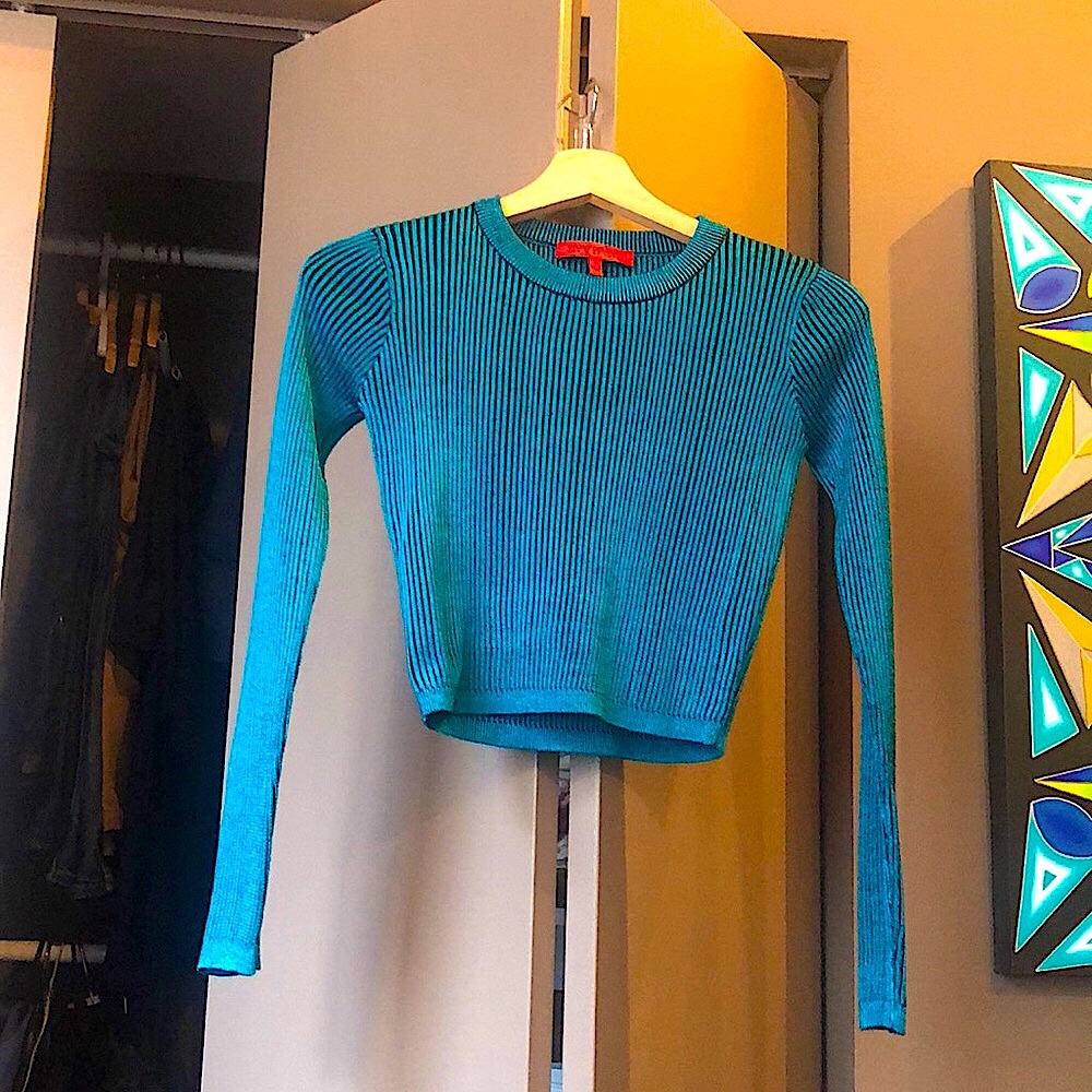 NWOT Wow Couture knit crop top size US 2-4